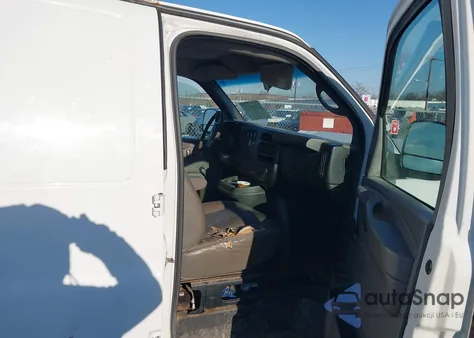 2013 Chevrolet Express 2500 Work Van z USA, uszkodzony, nr VIN 1GCWGGFA8D1158360